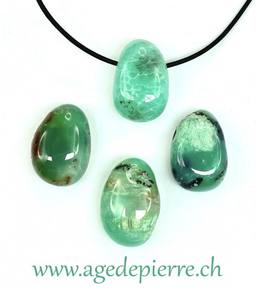 Chrysoprase en pierre percée