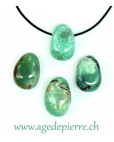 Chrysoprase en pierre percée