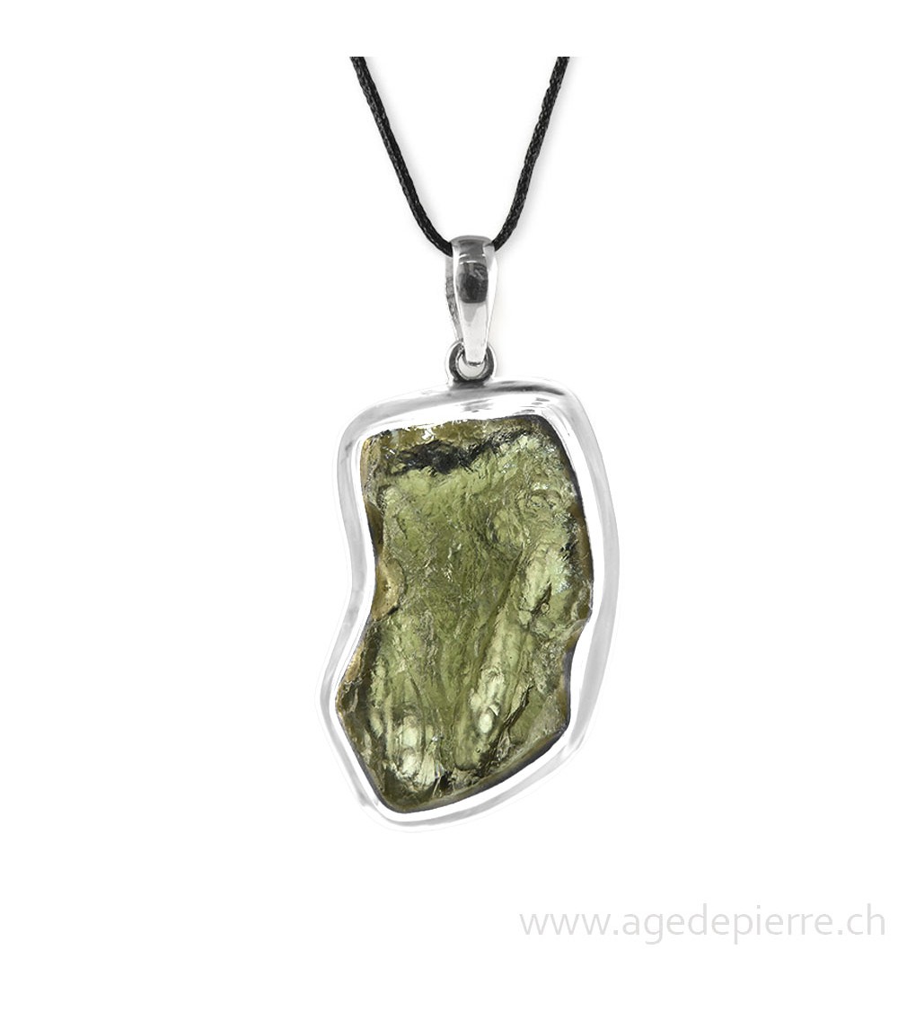 Moldavite brute  sertie en Bijoux