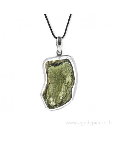 Moldavite brute  sertie en Bijoux