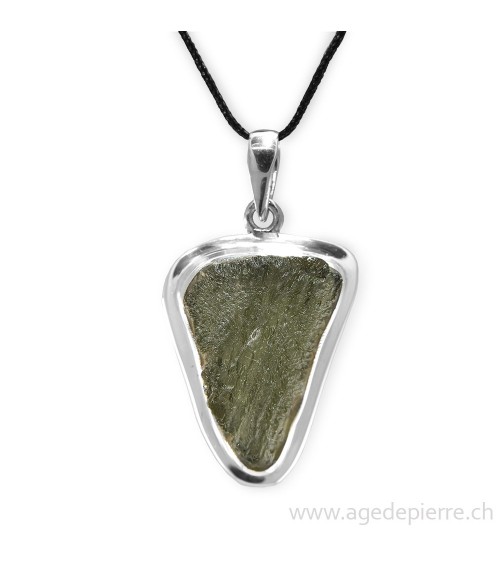 Moldavite brute  sertie en Bijoux