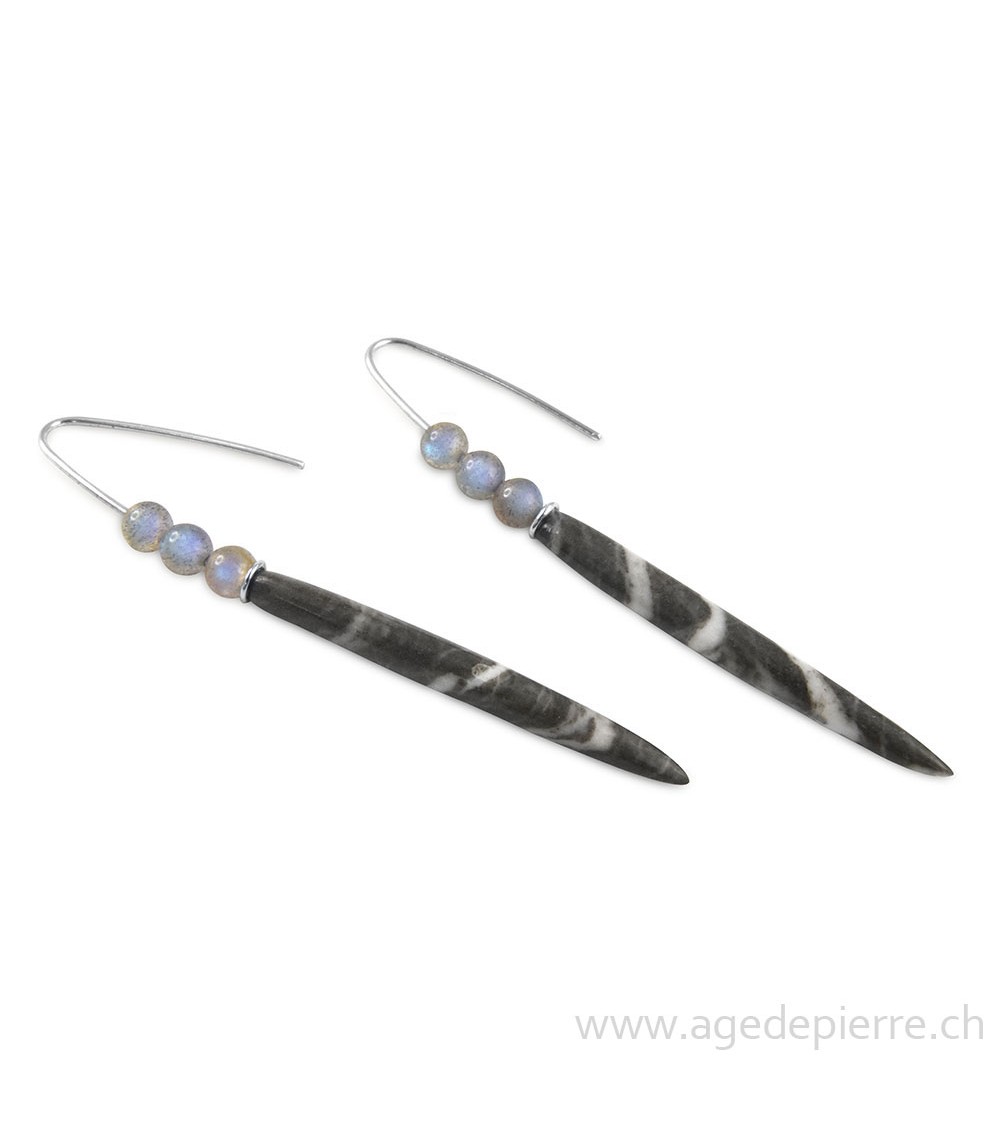 Boucles d'oreilles en galet du lac avec labradorite