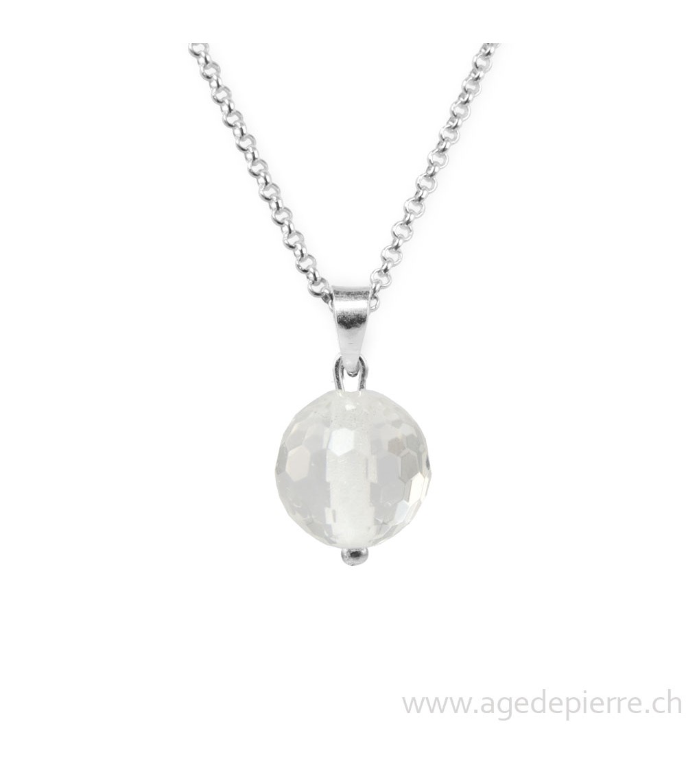 Pendentif sphère facettée en cristal de roche avec chaîne en argent 925