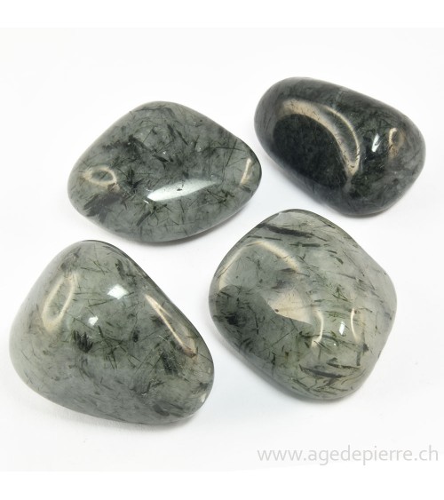 Quartz actinolite pierre roulée