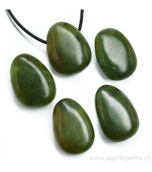 pendentif en jade néphrite