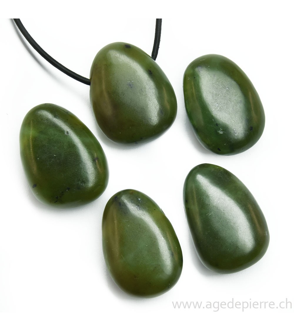 pendentif en jade néphrite