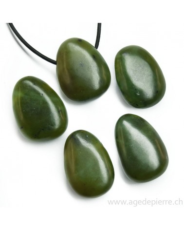 pendentif en jade néphrite