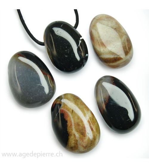 Sardonyx pendentif pierre percée l'Âge de pierre Vevey