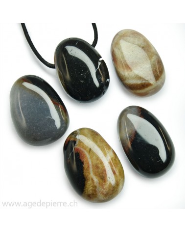 Sardonyx pendentif pierre percée l'Âge de pierre Vevey