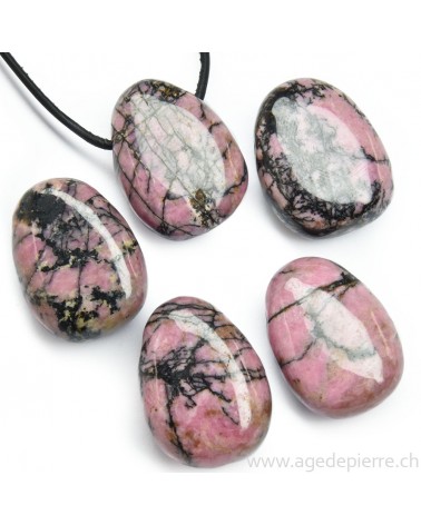 Rhodonite pendentif pierre percée l'Âge de pierre Vevey