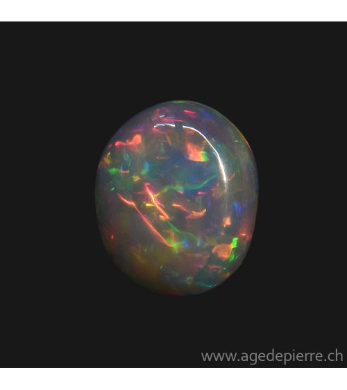 Opale welo, Ethiopie. Dimensions: 9,95 / 8,23 / 3,53mm