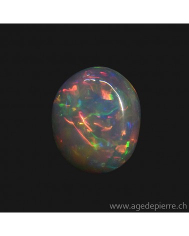 Opale welo, Ethiopie. Dimensions: 9,95 / 8,23 / 3,53mm