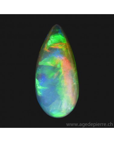 Opale welo, Ethiopie. Dimensions: 14,9 / 6,87 / 4,29 mm