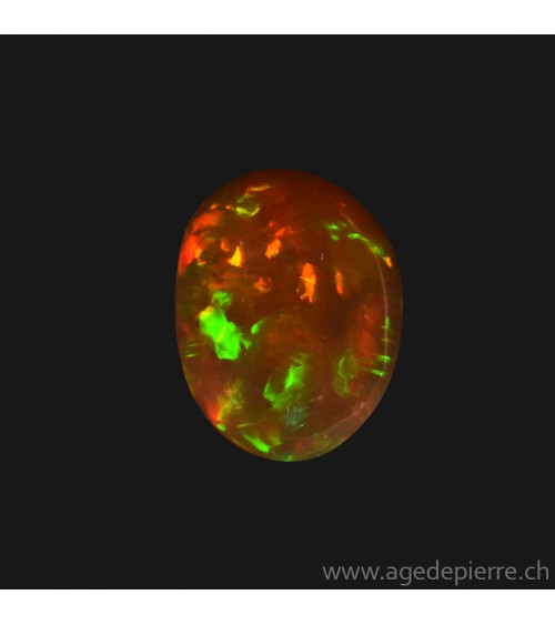 Opale welo, Ethiopie. Dimensions: 8,51 / 6,56 / 5,07 mm