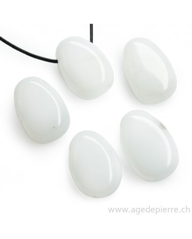 Opale blanche pendentif pierre percée