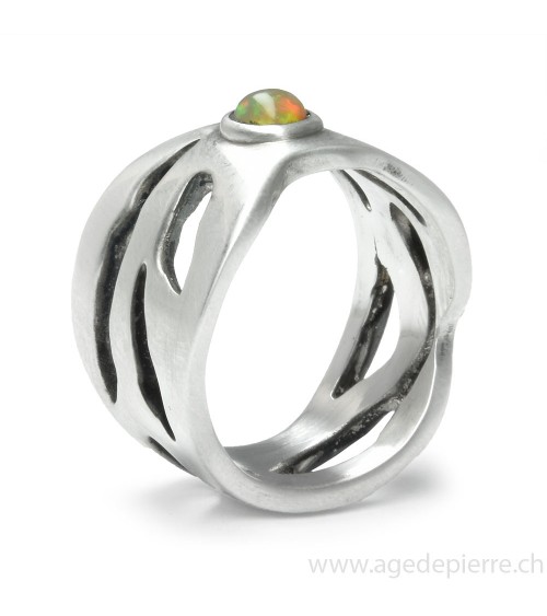 Bague en argent avec opale d'Ethiopie