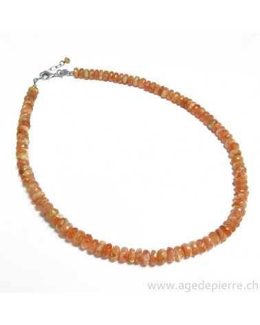 Collier avec pierre de soleil facettée  et argent