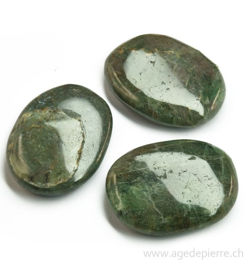 Diopside galet plat