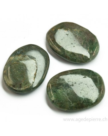 Diopside galet plat