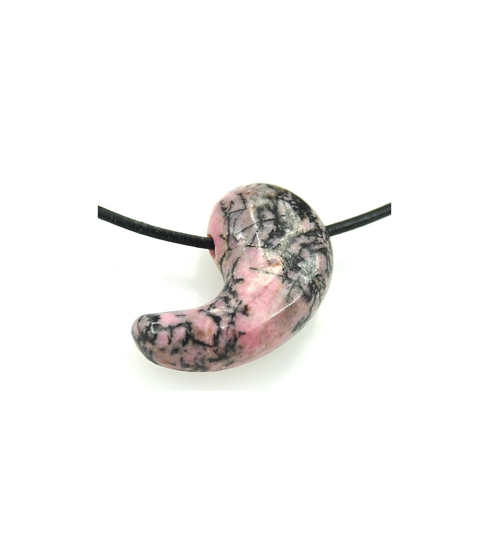Rhodonite Magatama montée en pendentif l'Âge de pierre Vevey