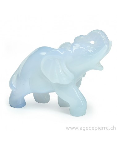 Calcédoine éléphant sculpté l'Âge de pierre Vevey